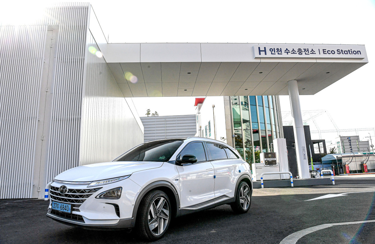 Hyundai Motor established Korea’s first charging station for hydrogen-powered commercial vehicles in 2019. (Yonhap)