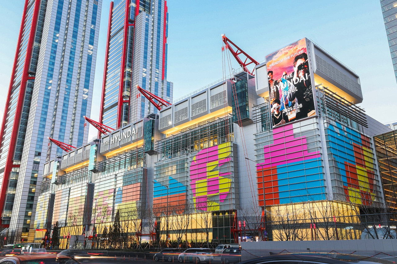 From the scene] Seoul's newest, biggest department store offers new  shopping experience