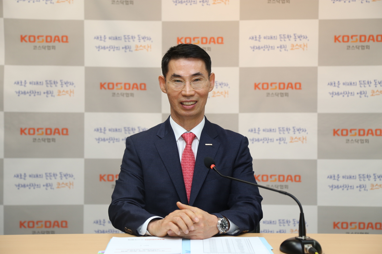 Chang Kyeong-ho, chairman of Kosdaq Listed Companies Association speaks at an online press briefing on Tuesday. (KOSDAQCA)