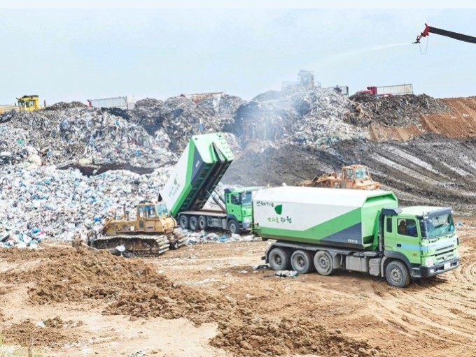 Sudokwon Landfill in Incheon (Sudokwon Landfill Site Management Corporation)