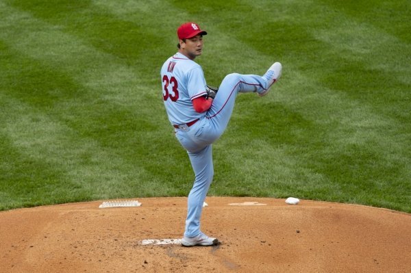 In this USA Today photo, St. Louis Cardinals pitcher Kim Kwang-hyun delivers a pitch during the first inning against the Philadelphia Phillies at Citizens Bank Park, Philadelphia, on Saturday. (USA Today-Yonhap)