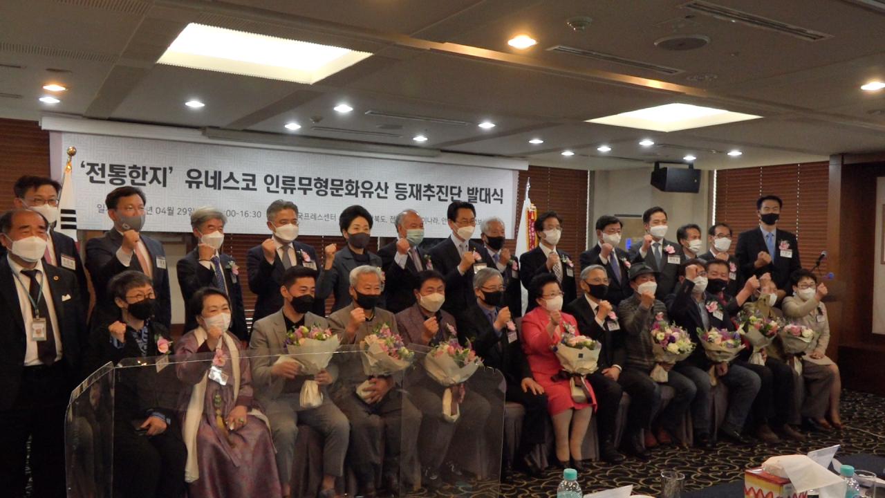 A meeting of a new committee dedicated to putting hanji on the UNESCO intangible cultural heritage list kicks off on Thursday. (Kim Hae-yeon/ The Korea Herald)