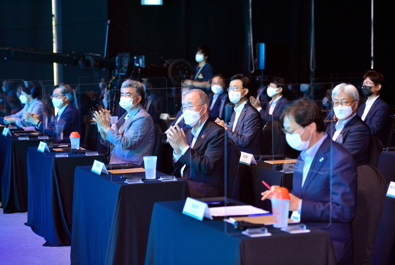 Only a limited number of distinguished guests were present at the forum in person, including Jungheung Group Vice Chairman Jung Won-ju and Kim Dong-yeon, chairman of the Joyful Rebellion Foundation and former deputy prime minister. (Park Hyun-koo/The Korea Herald)