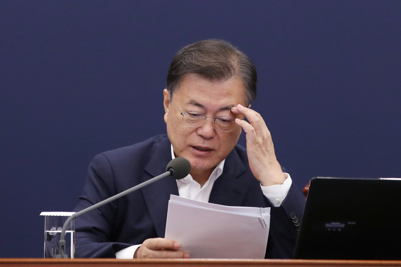 Moon warns of stern punishment against acts of hampering antivirus fight