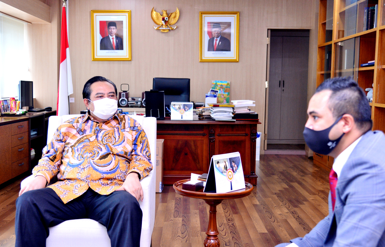 Indonesian Ambassador to Korea Umar Hadi speaks during a recent interview with The Korea Herald. (Park Hyun-koo/The Korea Herald)