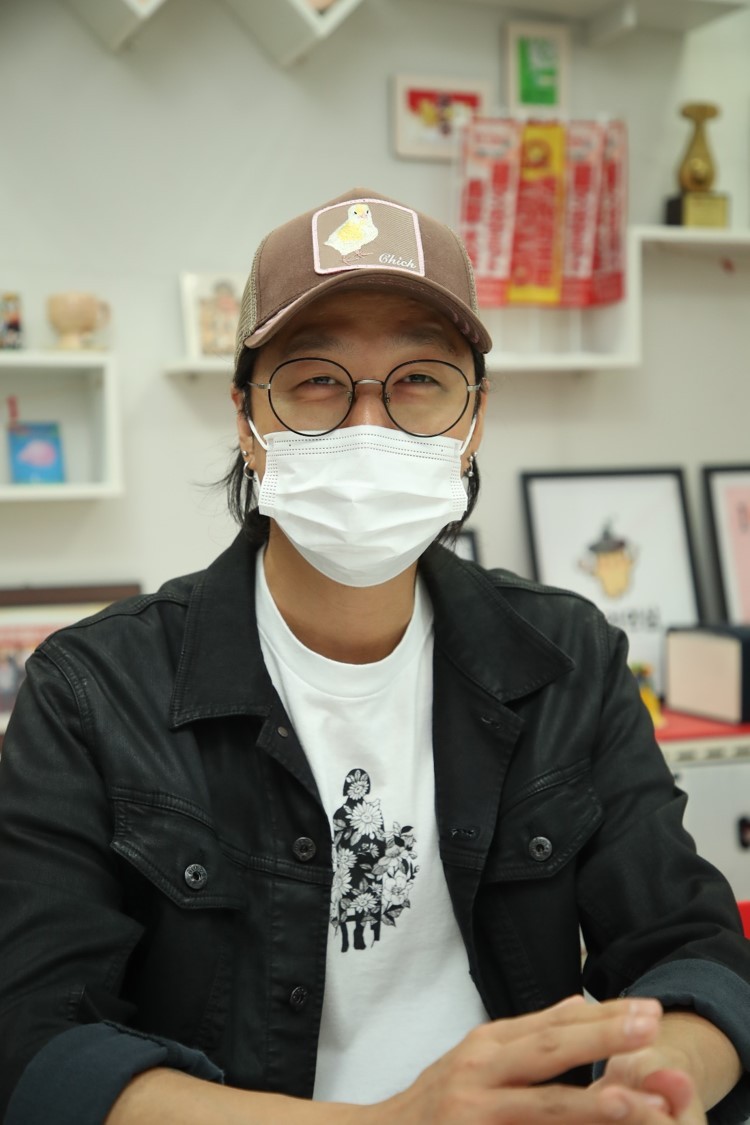 Hun, co-creator of “Navillera,” speaks during an interview at the KOMACON headquarters in Bucheon, Gyeonggi Province, Sept. 5. (KOMACON)