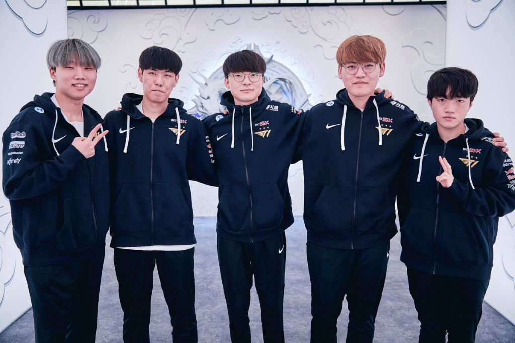 T1 advances to the semifinals of Worlds 2021. (LCK)