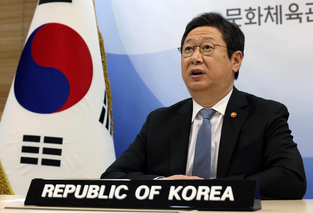 South Korea's Minister of Culture, Sports and Tourism Hwang Hee speaks during a videoconference of sports ministers of 26 countries on Friday, in this photo provided by the ministry. (Yonhap)