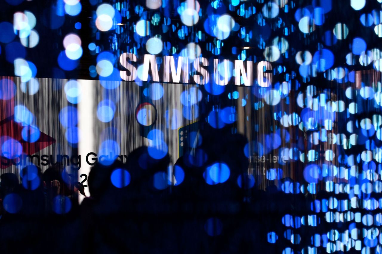 A Samsung logo is displayed at the MWC in Barcelona on March 2. (AFP-Yonhap)