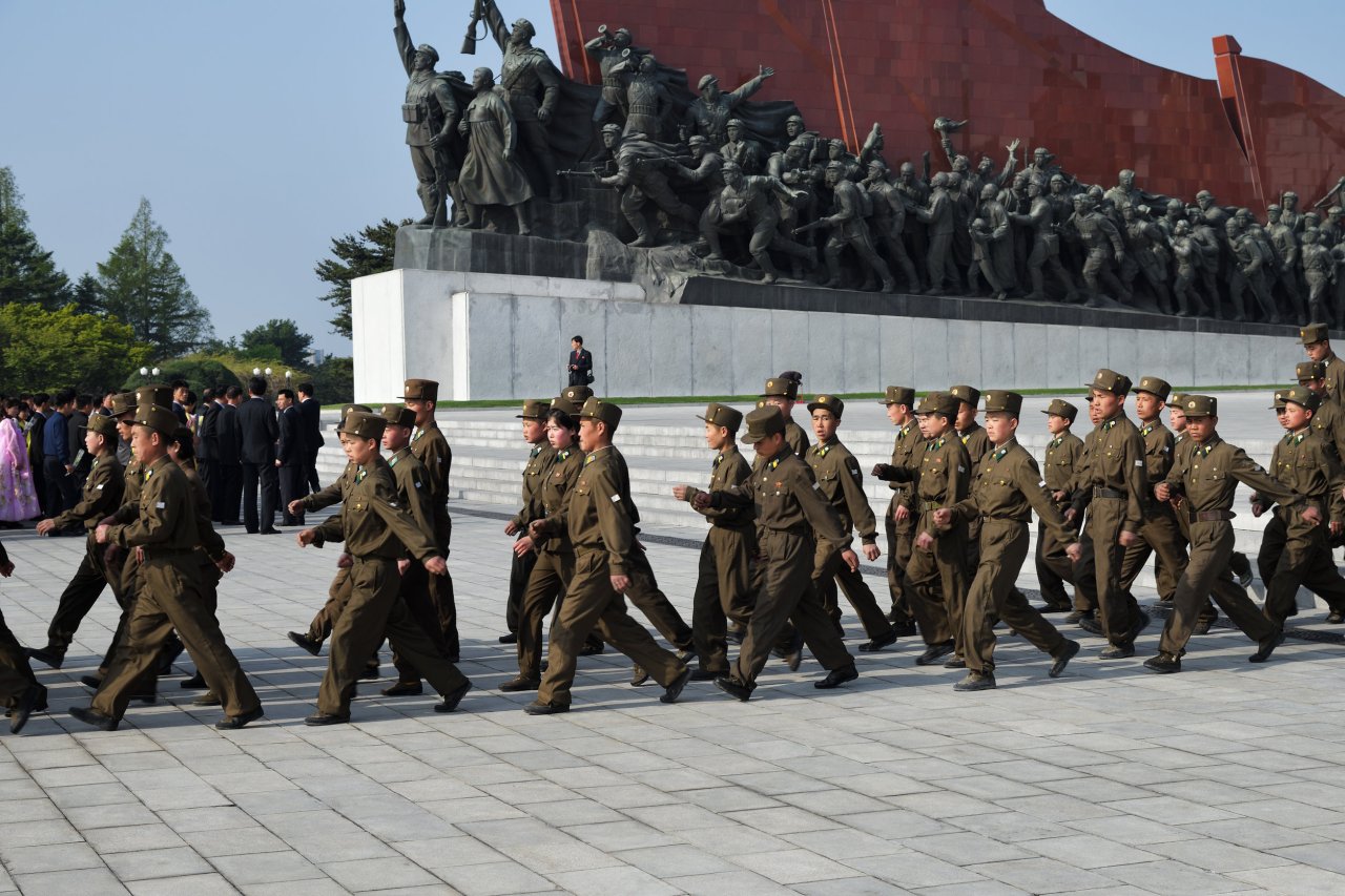 North Korean soldiers marching in Pyongyang (123rf)