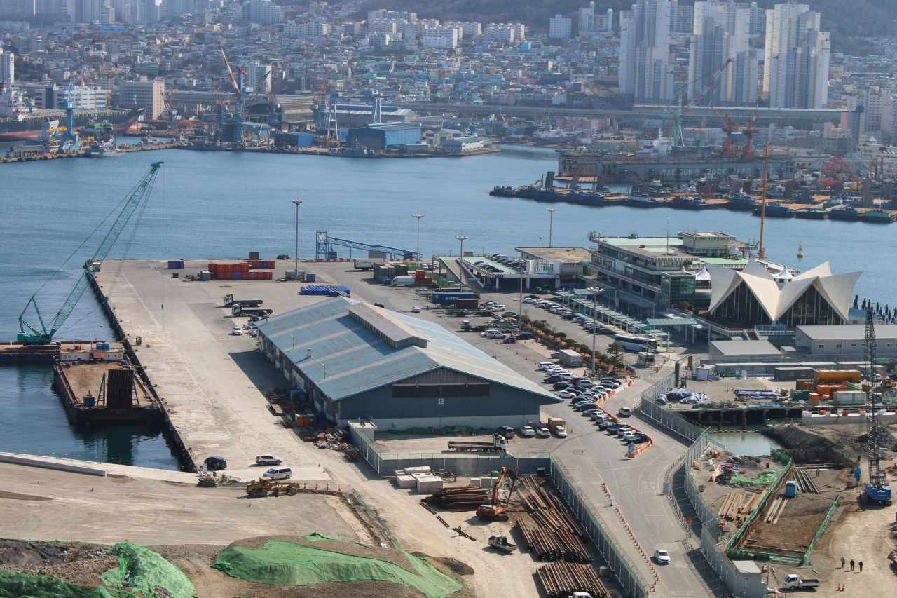 Pier 1 of Busan Harbor (Busan Biennale Organizing Comittee)