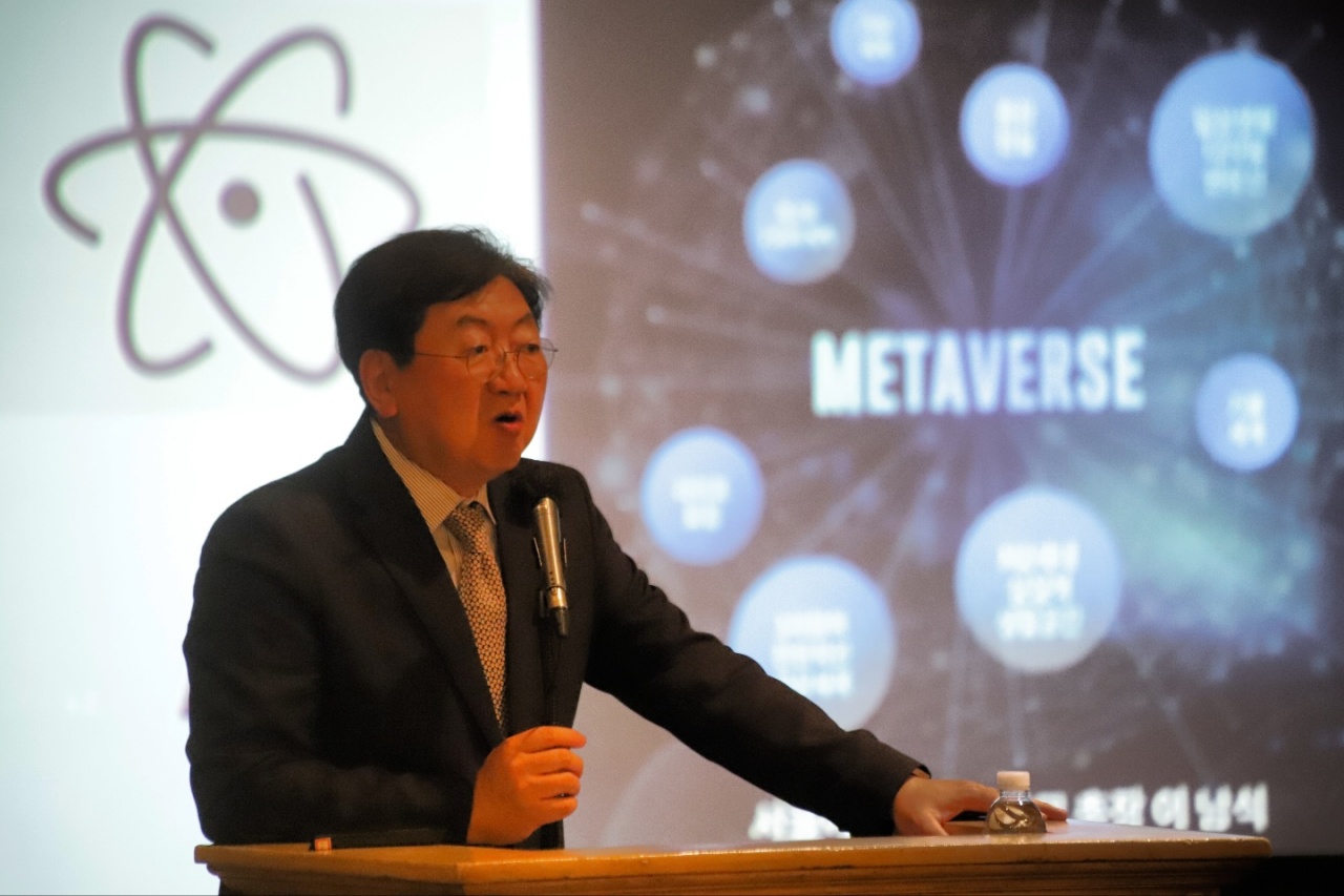President of Seoul Institute of the Arts Lee Nam-sik delivers a special lecture at The Korea Herald’s Global Business Forum on Wednesday. (Jenny Sung)