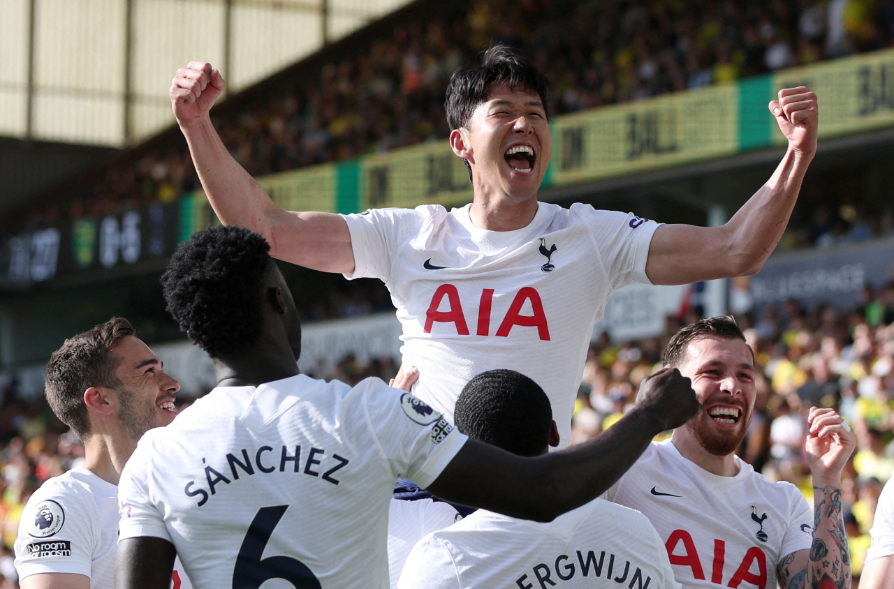 In this Action Images photo via Reuters, Son Heung-min of Tottenham Hotspur (C) celebrates his goal against Norwich City during the clubs' Premier League match at Carrow Road in Norwich, England, on Sunday. (Reuters-Yonhap)