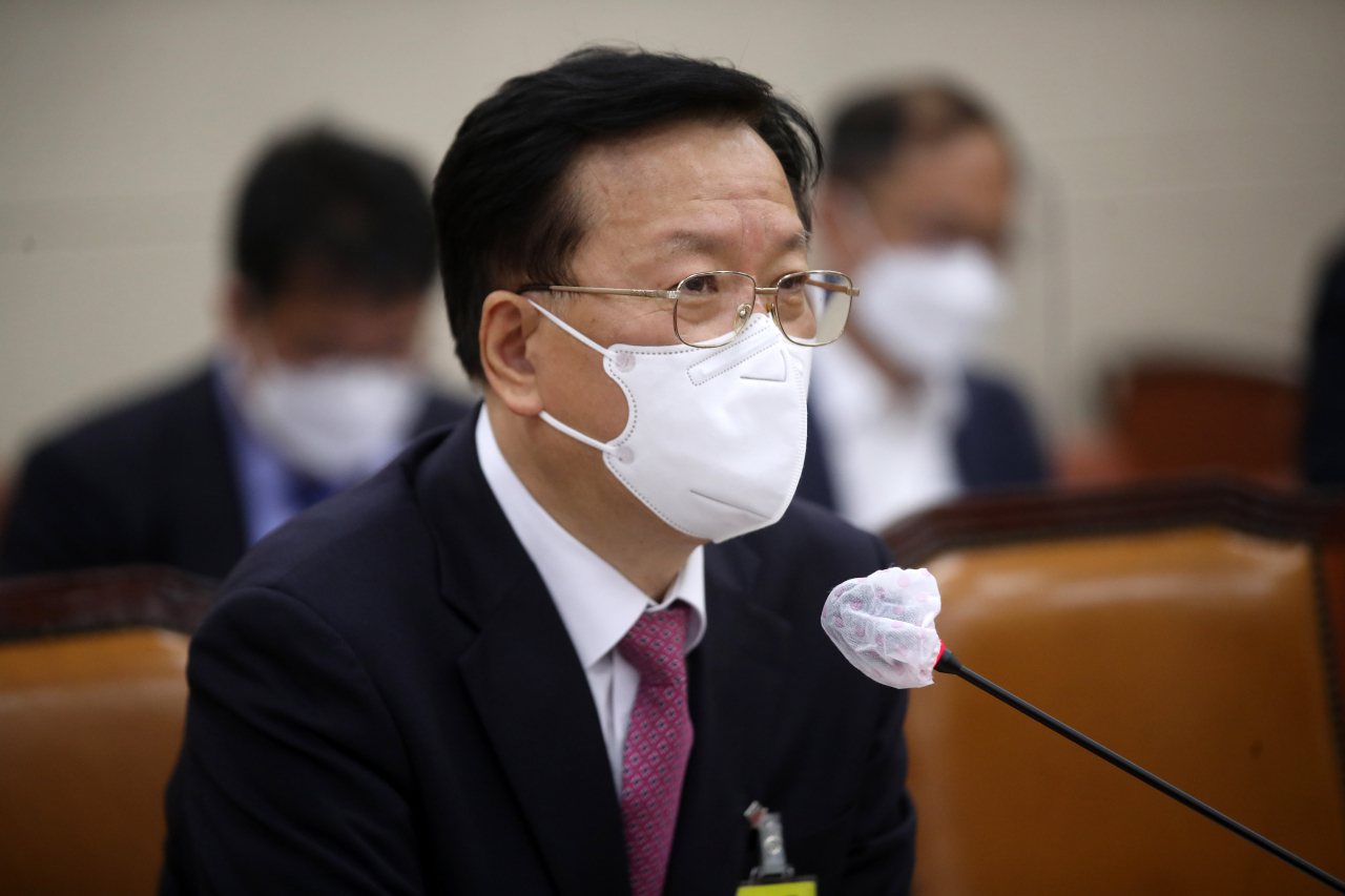 This photo taken on May 3, 2022, shows Health Minister nominee Chung Ho-young speaking during his confirmation hearing at the National Assembly in Seoul. (Yonhap)