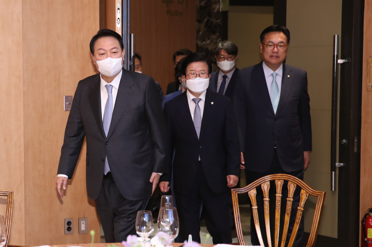 President Yoon Suk-yeol meets with outgoing leaders of the National Assembly at his office in Seoul on Tuesday. (Yonhap)