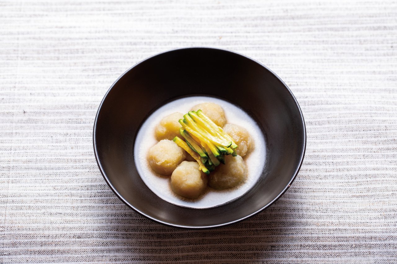 Ongsimi, potato dough soup with ground sesame seeds (Cultural Corps of Korean Buddhism)