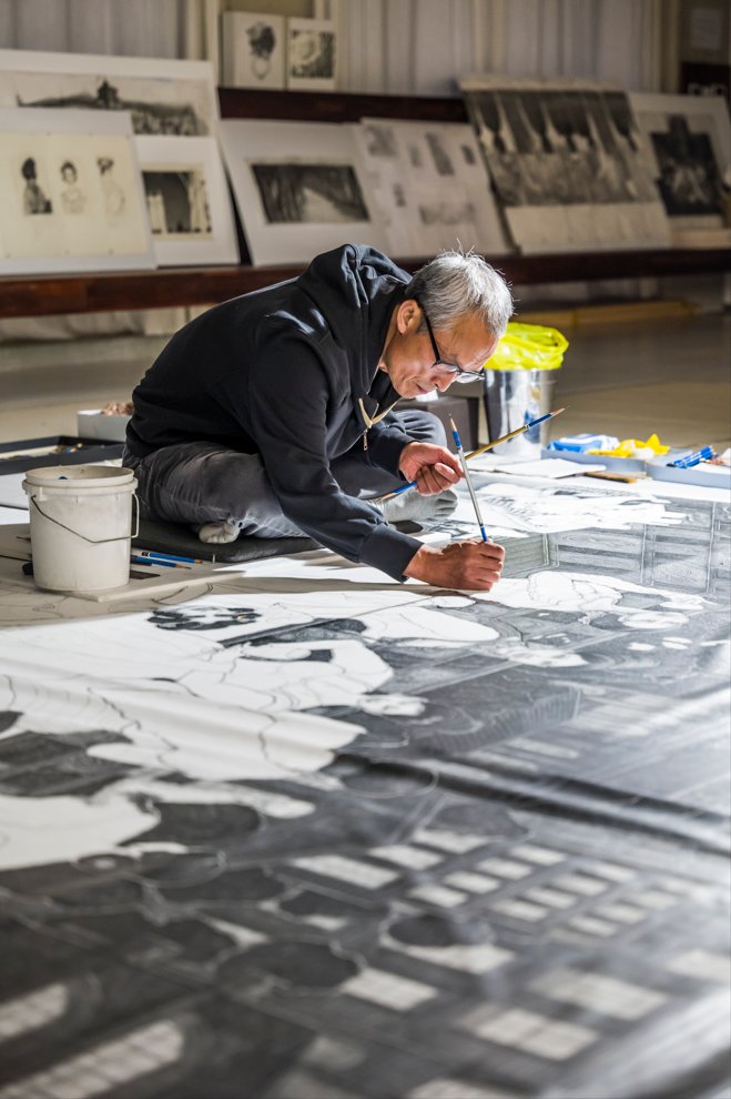 Lee Sang-il draws in his studio at The Art of Life in Icheon, Gyeonggi Province.  (Jeon Jae-ho/The Art of Life)