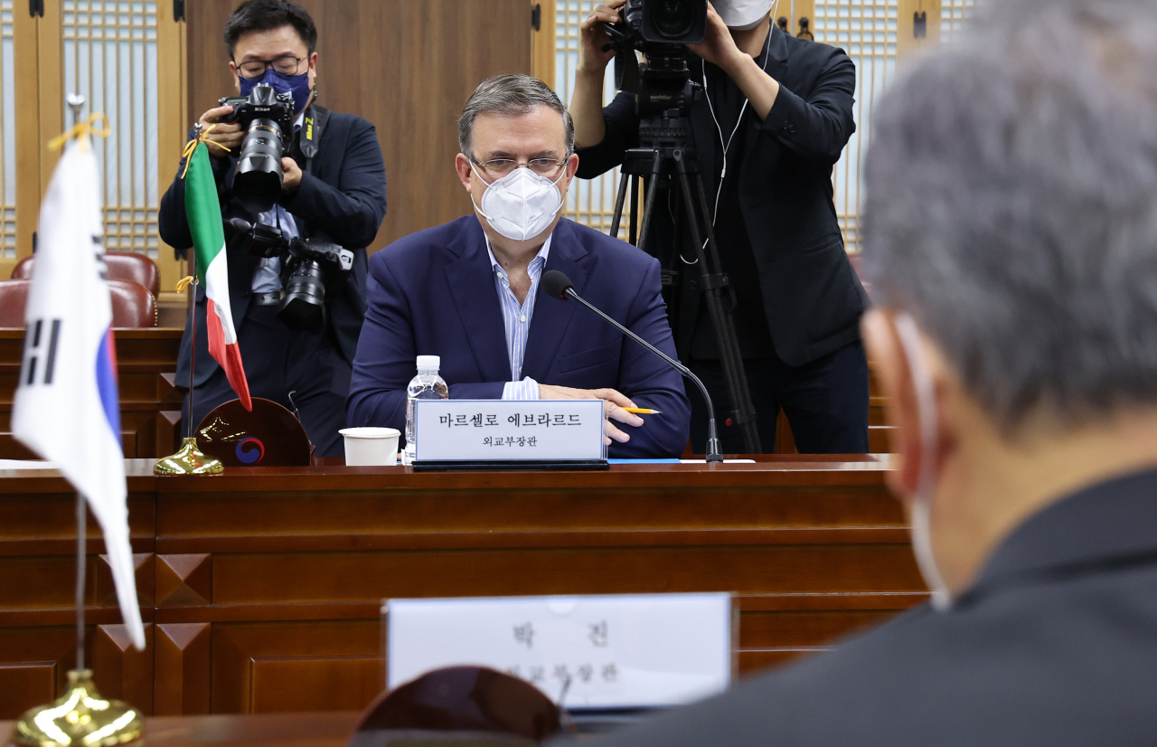 Mexican Foreign Minister Marcelo Ebrard speaks during his talks with South Korean Foreign Minister Park Jin at the South Korean foreign ministry in Seoul on Monday. (Yonhap)