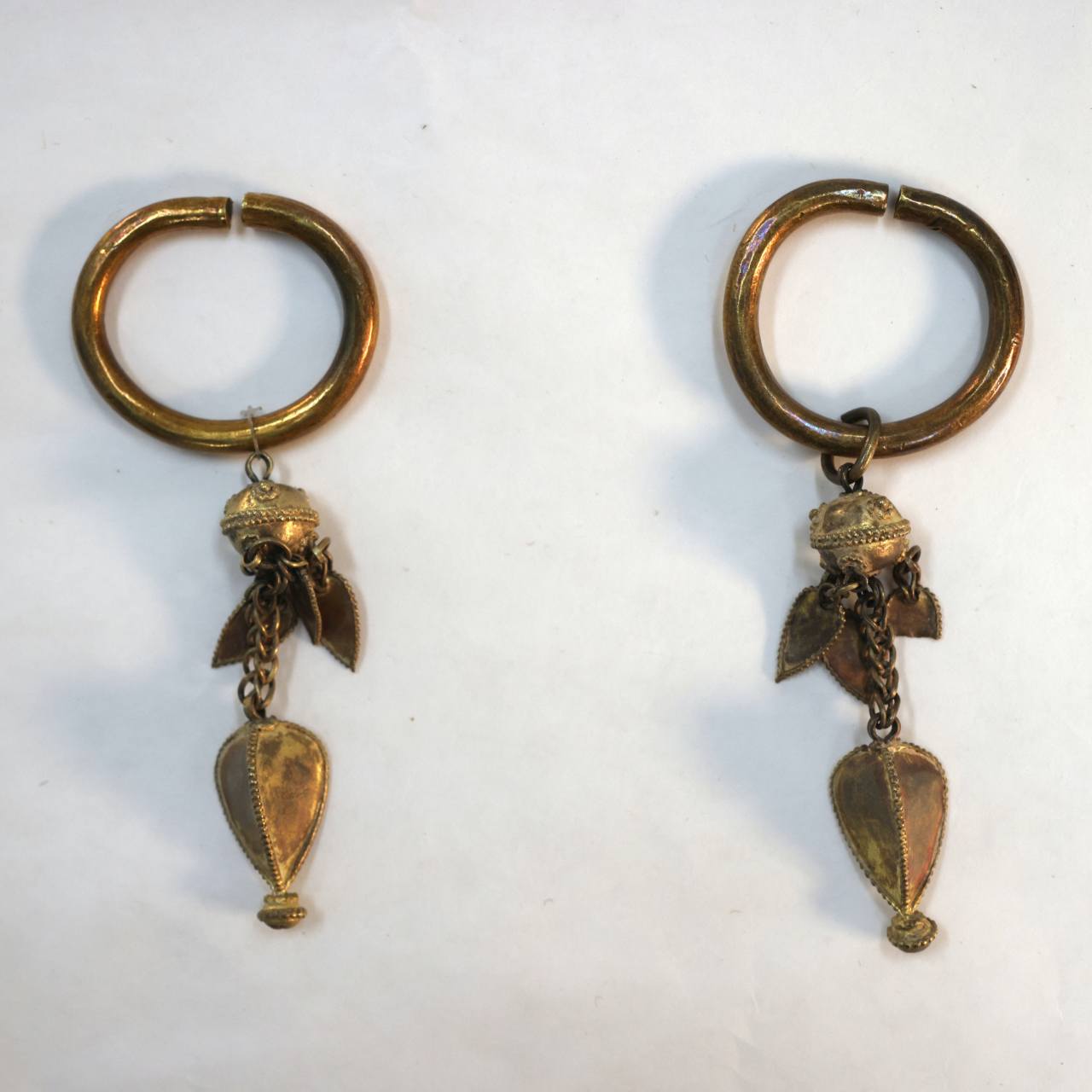 A pair of earrings excavated from a Jangsu Gaya tomb is photographed with special permission at the National Museum in Jeonju, in Jeonju, North Jeolla Province.Photo © Hyungwon Kang