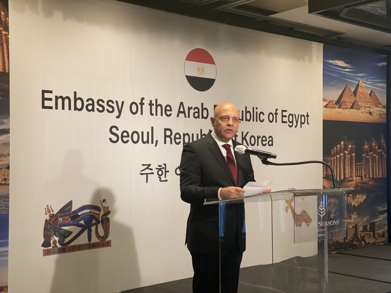 Egyptian Ambassador Khaled Abdel Rahman welcomes guests and delivers opening remarks for Egypt’s National Day celebrations at the Four Seasons Hotel in Seoul, July 22. (Sanjay Kumar/The Korea Herald)
