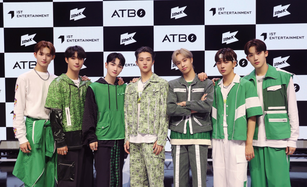 Members of rookie boy band ATBO pose for a picture during their debut media showcase held at Yonsei University’s Sinchon campus in Seoul on Wednesday. (IST Entertainment)