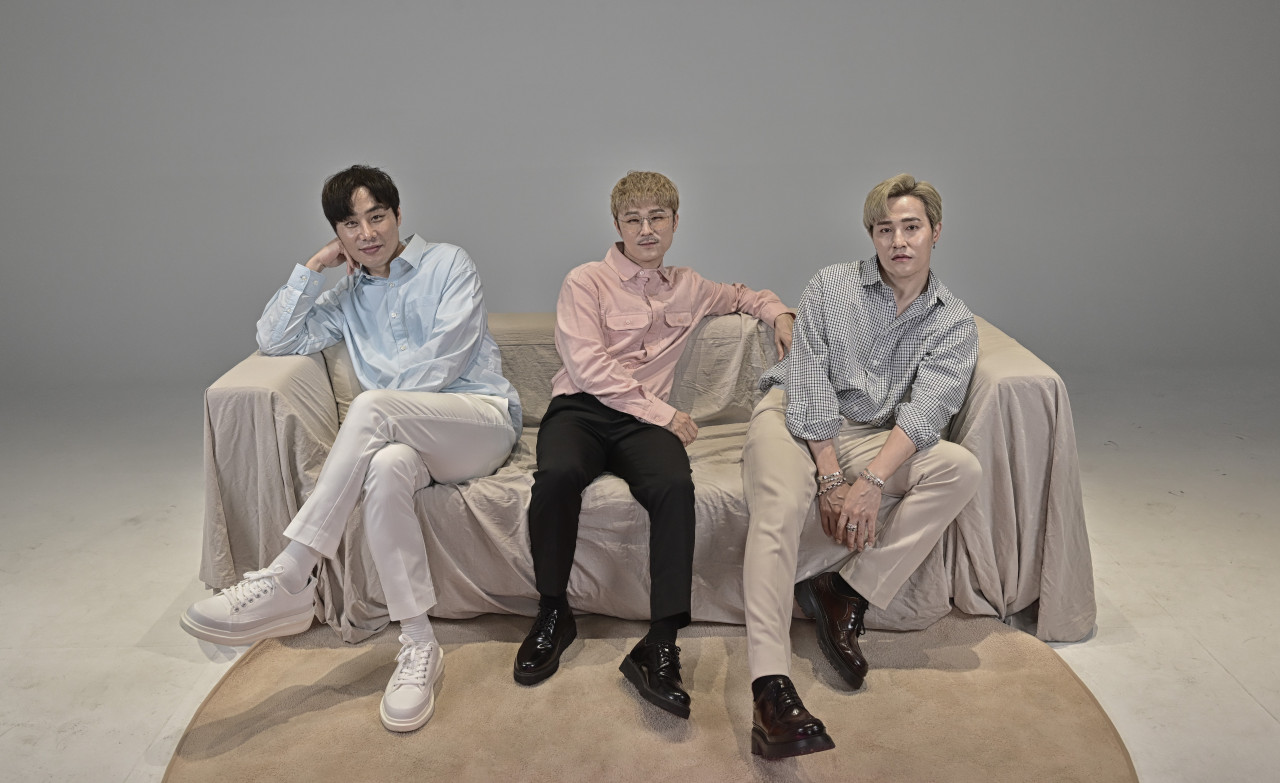 Ulala Session members pose for a picture during an interview at The Korea Herald’s headquarters in Seoul on July 6. (From left) Park Seung-il and Kim Myung-hoon and Choi Do-won. (Park Hae-mook/The Korea Herald)