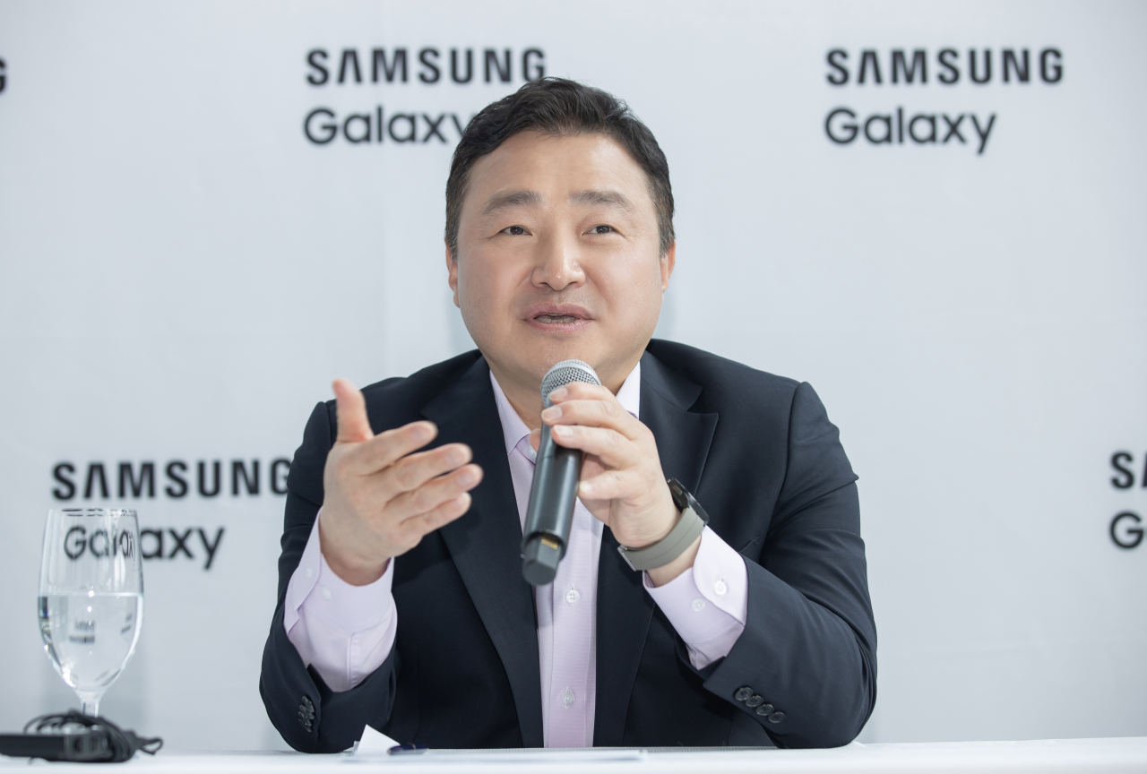 Samsung Electronics head of Mobile eXperience Roh Tae-moon speaks at a press conference held in New York, US on Wednesday. (Samsung Electronics)