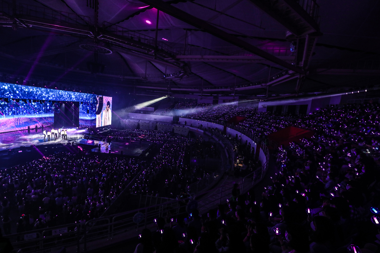Boy band Enhypen performs during its first world tour, “Manifesto,” in Seoul on Saturday. (Belift Lab)