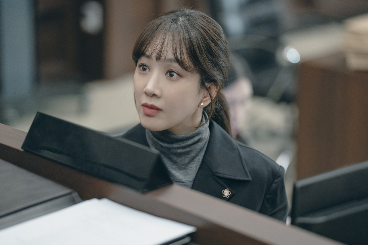 Jung Ryeo-won plays cold-blooded lawyer Noh Chak-hee in 