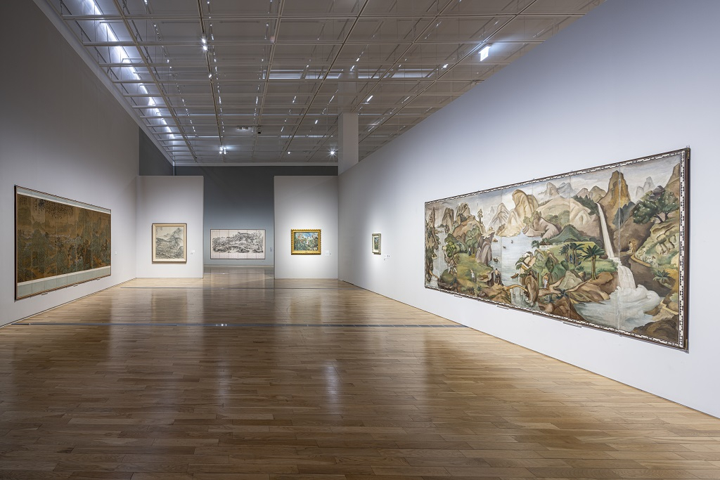 An installation view of “MMCA Lee Kun-hee Collection: Masterpieces of Korean Art” at the National Museum of Modern and Contemporary Art, Korea in Seoul (MMCA)