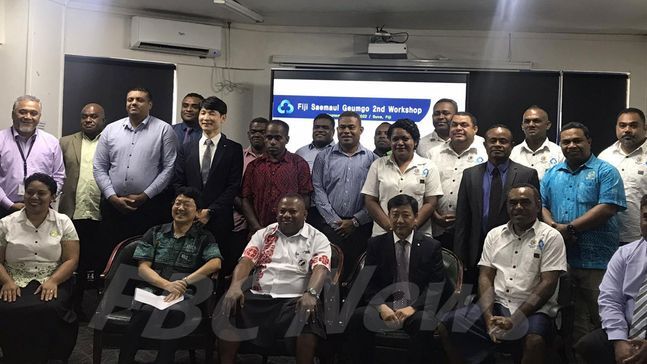 Park Young-kyu (second from left, first row), Korean ambassador to Fiji, and Fiji government officials attend a workshop hosted by the Korean Federation of Community Credit Cooperatives. KFCC