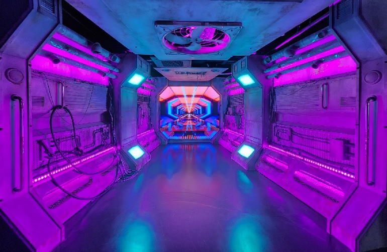 A studio inside K-Pop Ground resembles the spaceship featured in girl group aespa's music video for “Next Level.
