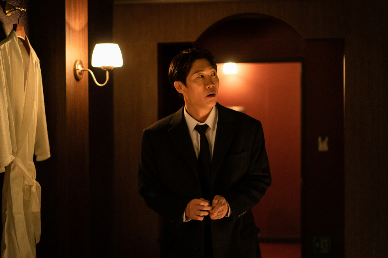 Jin Seon-kyu plays a middle-aged man who haggles on the price for sex in 