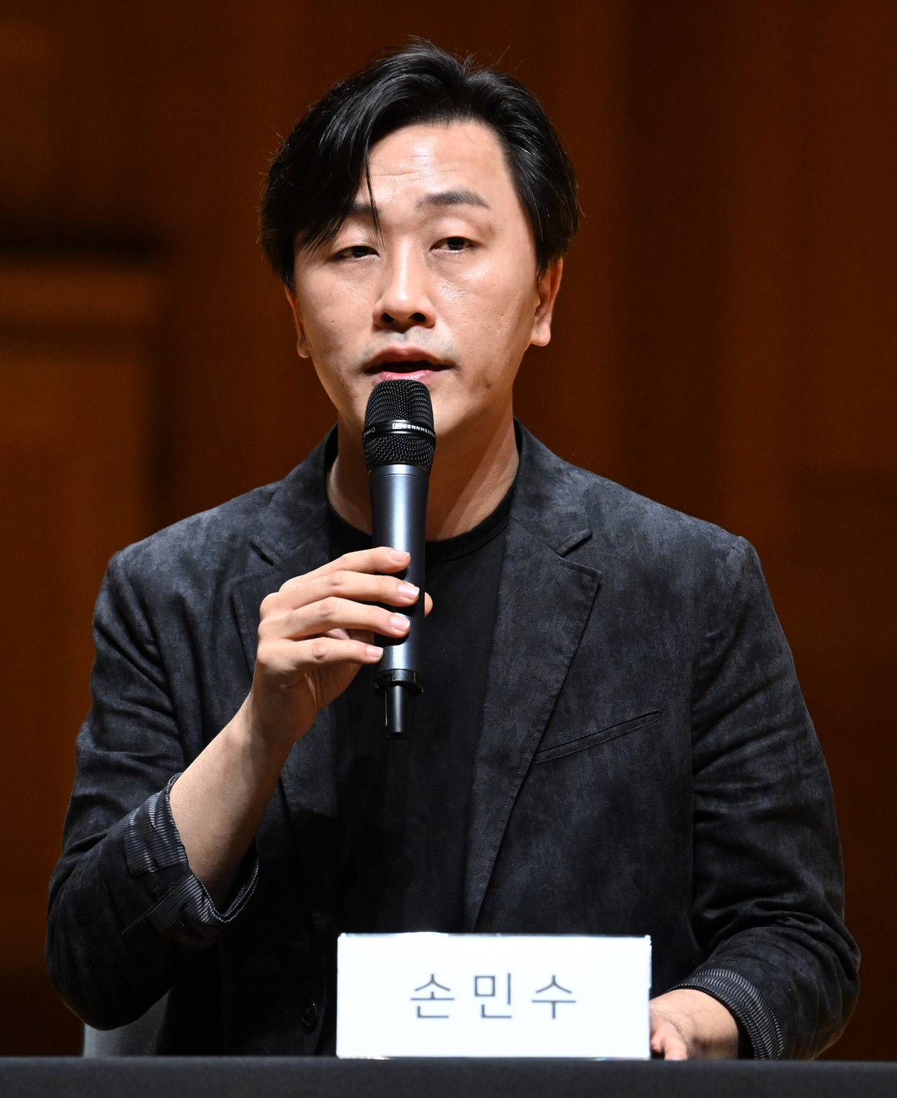 Pianist and K-Arts professor Sohn Min-soo speaks during a press conference on June 30. (Im Se-jun/The Korea Herald)