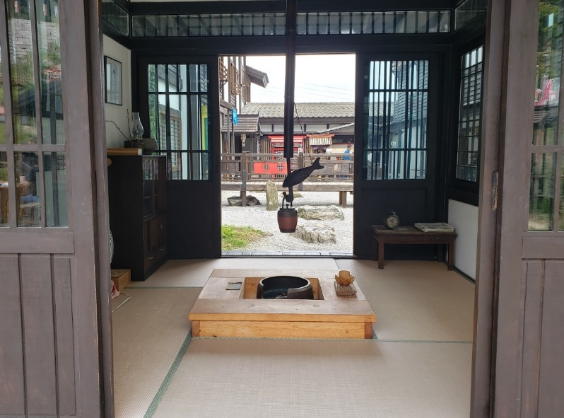 A private room for one-day tea classes. (Courtesy of Nijimori Studio)