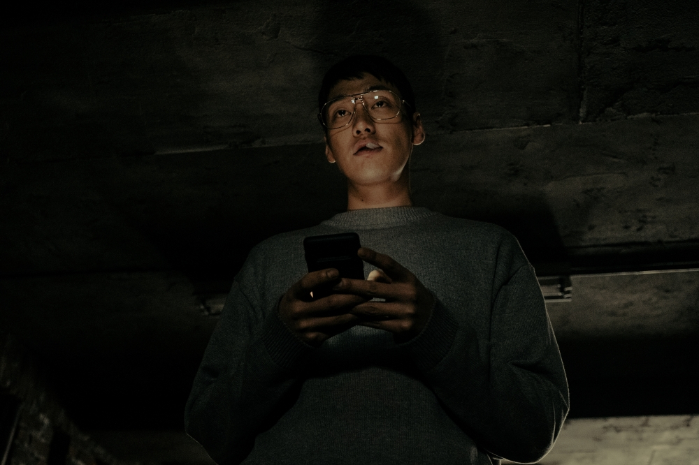 Kim Young-kwang plays a serial killer, Seong Yun-o, in 