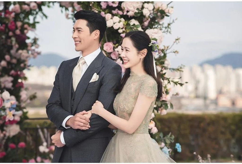 This file photo shows the wedding of Hyun Bin (left) and Son Ye-jin. (provided by VAST Entertainment)