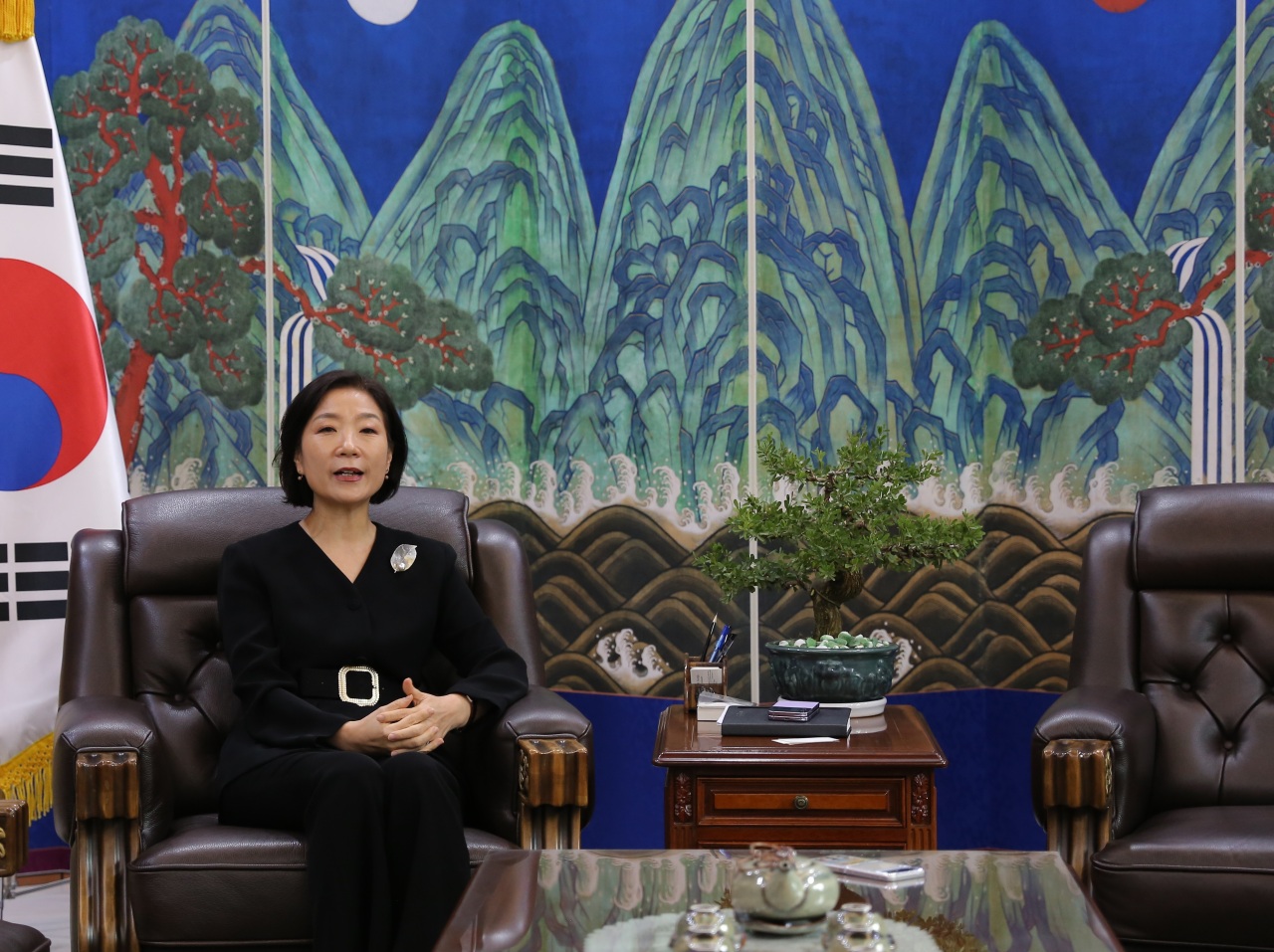 South Korea`s first female ambassador to Vietnam Oh Young-ju speaks with The Korea Herald at the Korean Embassy in Hanoi on Nov. 22. (The Korea Herald)