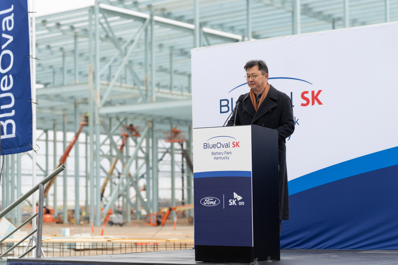 SK Group Executive Vice Chairman Chey Jae-won delivers congratulatory speech at the groundbreaking ceremony of BlueOval SK Battery Park in Glendale, Kentucky, Monday. (SK On)