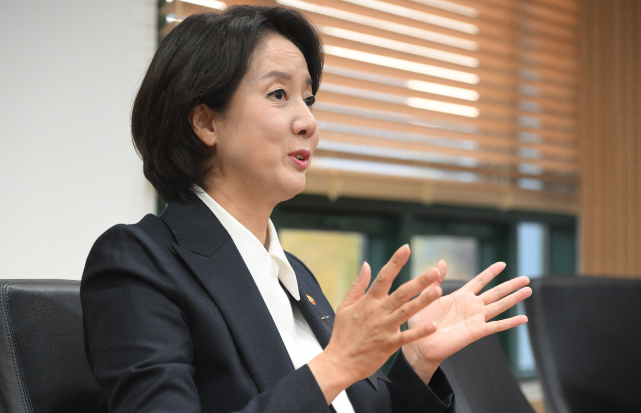 SMEs and Startups Minister Lee Young speaks during a recent interview with The Korea Herald in Seoul. (Im Se-jun/The Korea Herald)