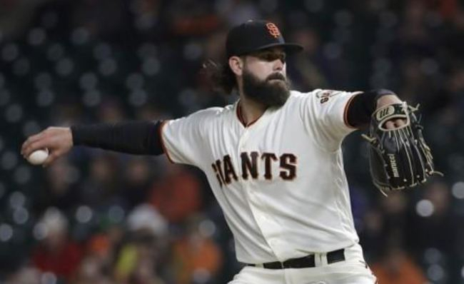 In this Associated Press file photo from Sept. 26, 2018, Casey Kelly, then of the San Francisco Giants, pitches against the San Diego Padres in the top of the first inning of a Major League Baseball regular season game at AT&T Park in San Francisco. Kelly has signed with the LG Twins in the Korea Baseball Organization. (Yonhap)