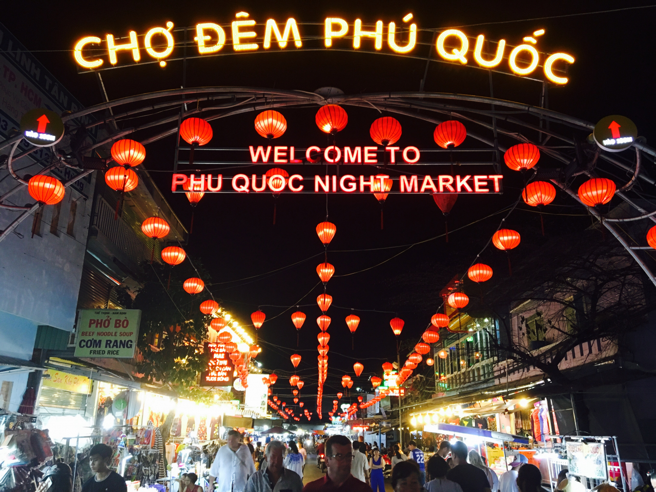 Phu Quoc Night Market in Phu Quoc, Vietnam (Hana Tour)