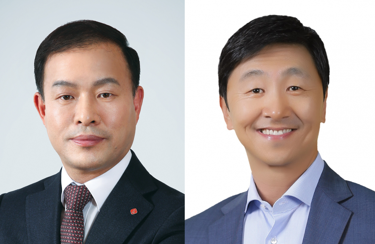Lee Hoon-ki (left), president of Lotte Healthcare, and Lee Chang-yeop, executive vice president at Lotte Confectionery (Lotte Group)