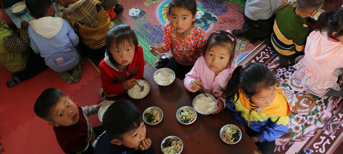 Children at a World Food Program supported children’s nursery and Hasong Kindergarten in Sinwon County in South Hwanghae Province, North Korea, 9 May 2018. (WFP)