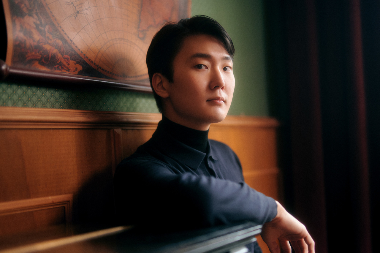 Pianist Cho Sung-jin (Vincero)