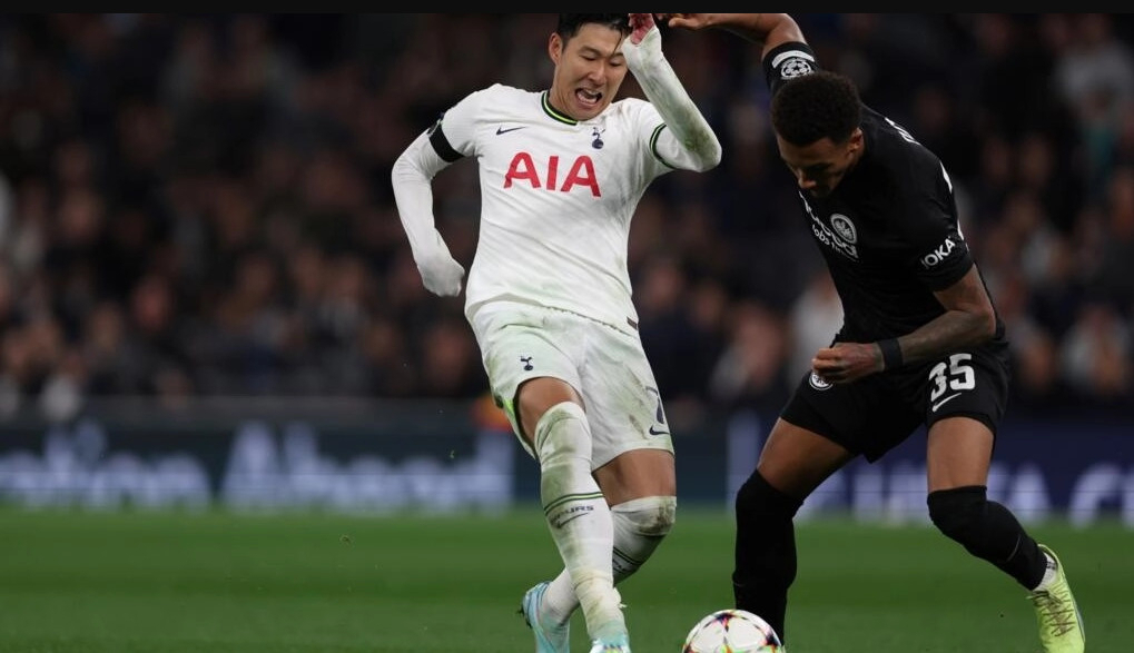 Son Heung-min on the left (Yonhap)