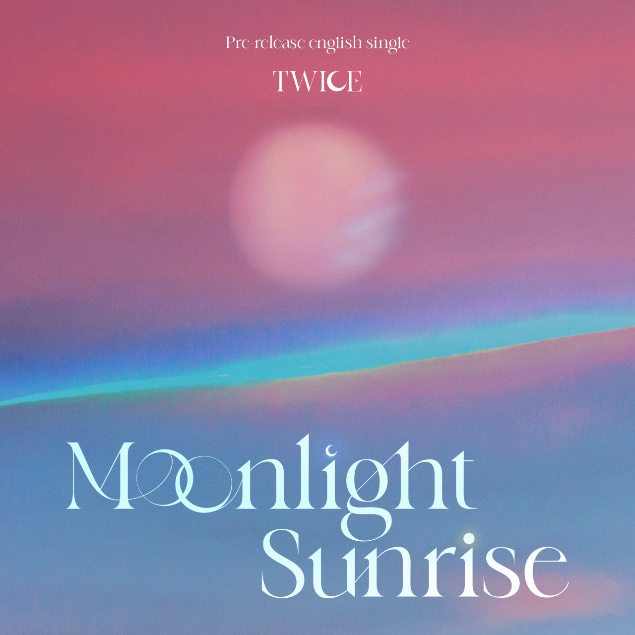 새 영어 싱글 “Moonlight Sunrise”를 두 번 발표했습니다.