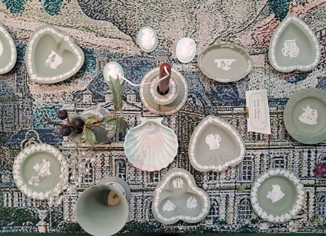 Small ceramic dishes sold at Cecile and Cedric (Lee Si-jin/The Korea Herald)