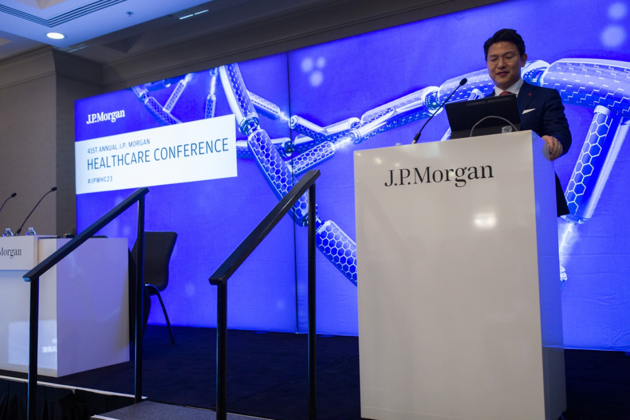 Lotte Biologics CEO Richard Lee speaks during his presentation at the 41st JPMorgan Healthcare Conference in San Francisco, Tuesday. (Lotte Biologics)