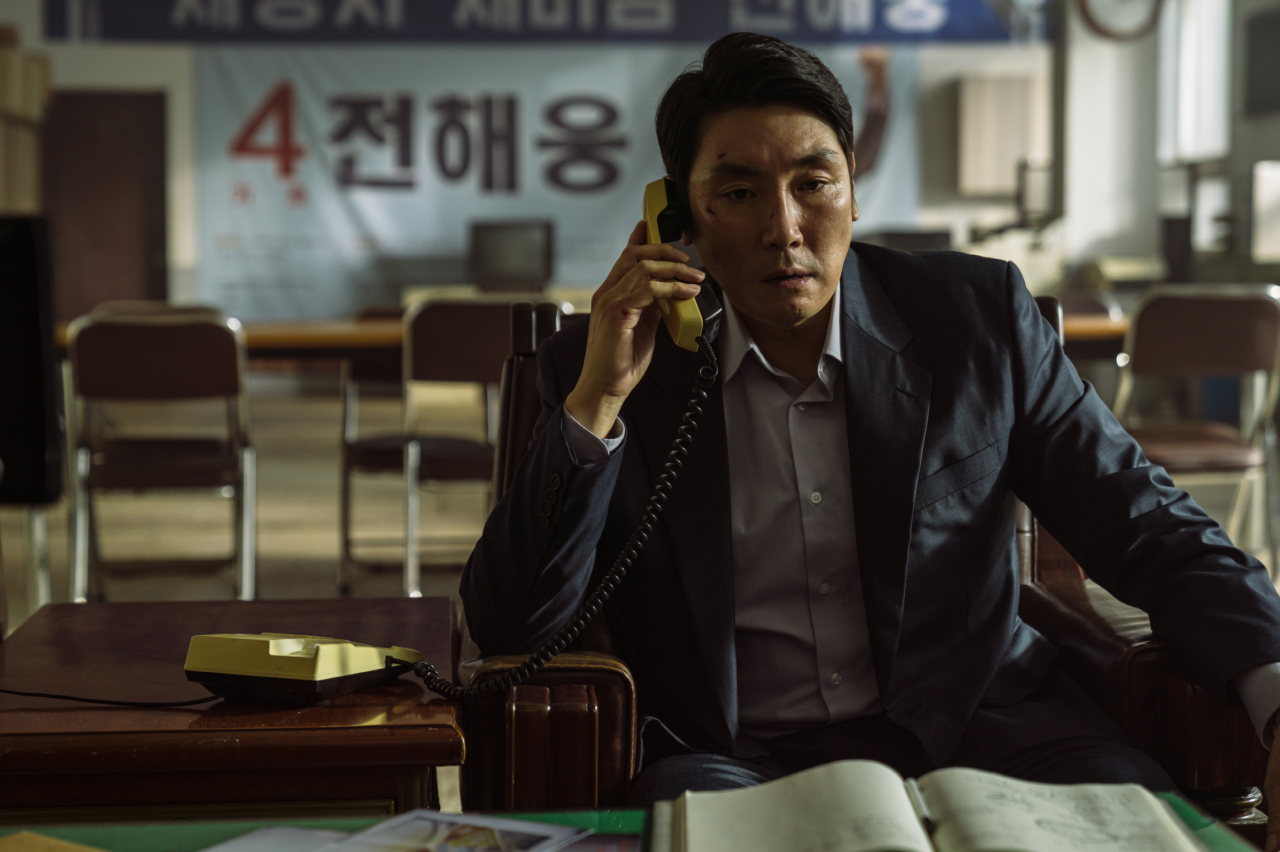 Cho Jin-woong stars in “The Devil’s Deal.” (Plus M Entertainment)